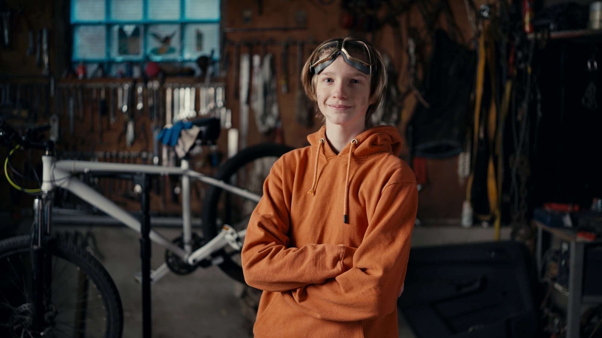 the-precision-of-modern-manufacturing-a-teenagers-expertise-a-teenager-in-goggles-and-SBI-350870563-1